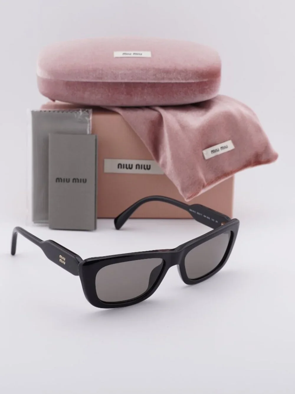 Miu Miu model mu